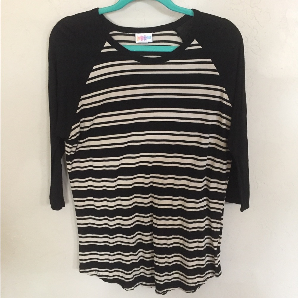 Lularoe Randy tee